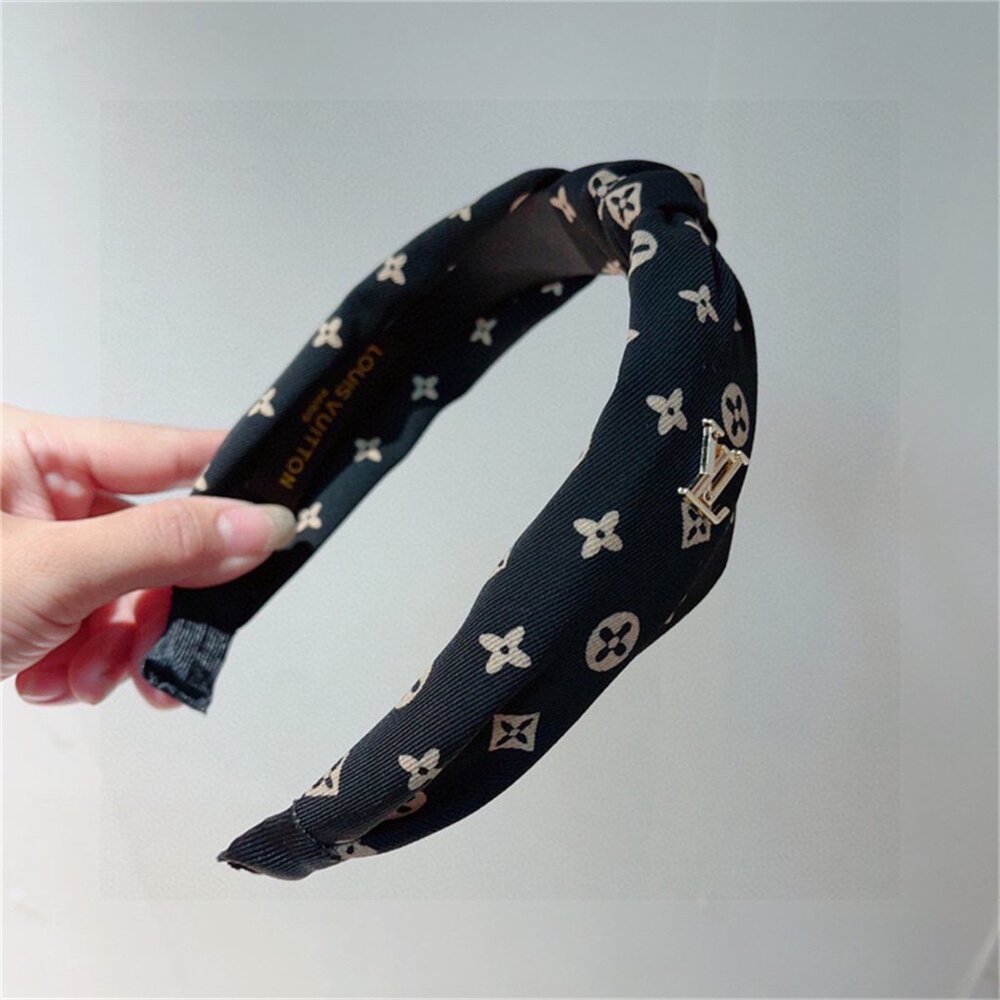Louis Vuitton fashion headband - Picture 3 of 8